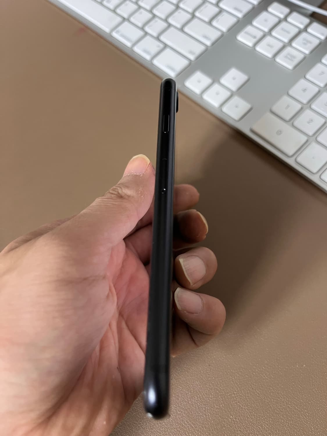 아이폰SE2 스페이스그레이 128GB 상품이미지4