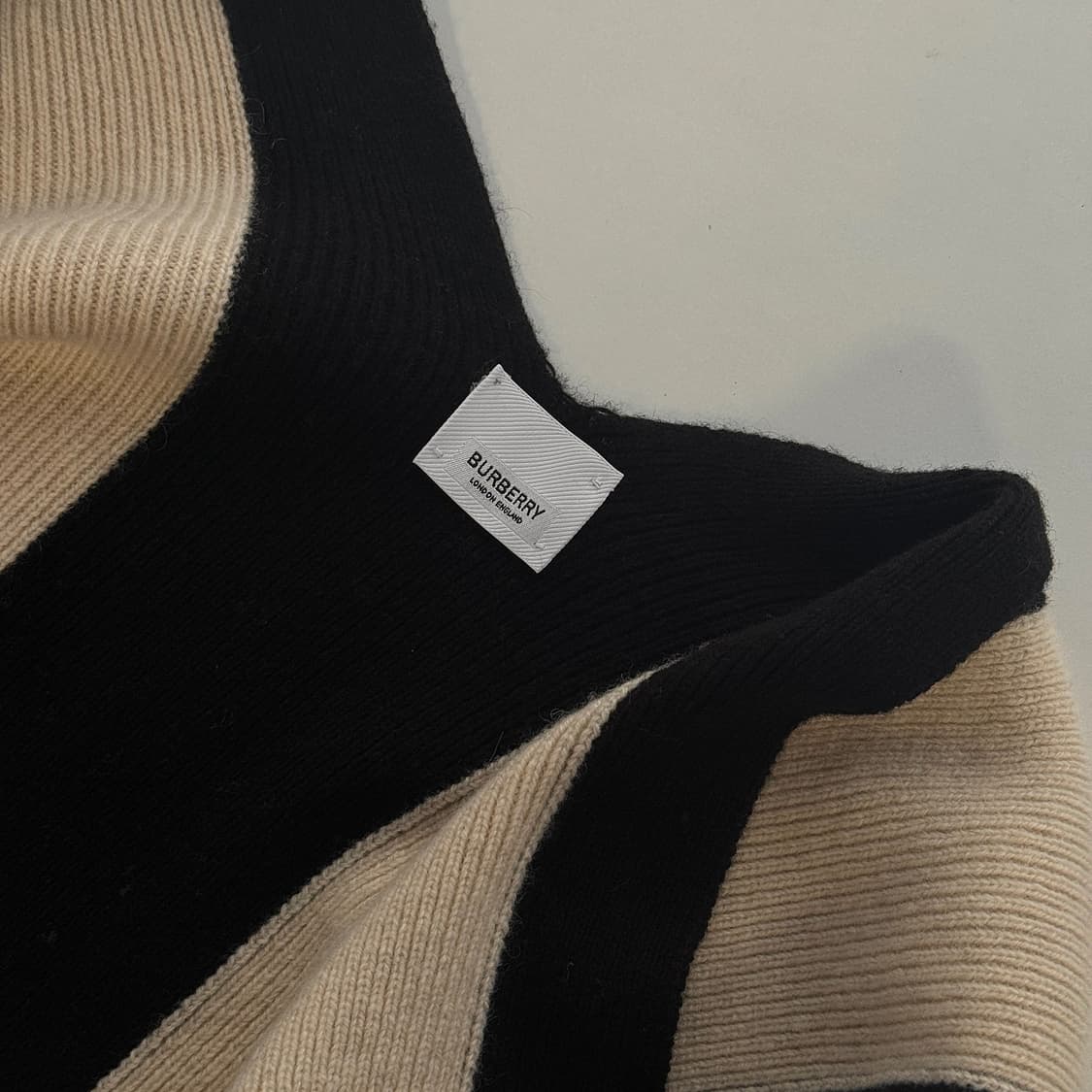 버버리 스트라이프 판초 케이프 상품이미지4