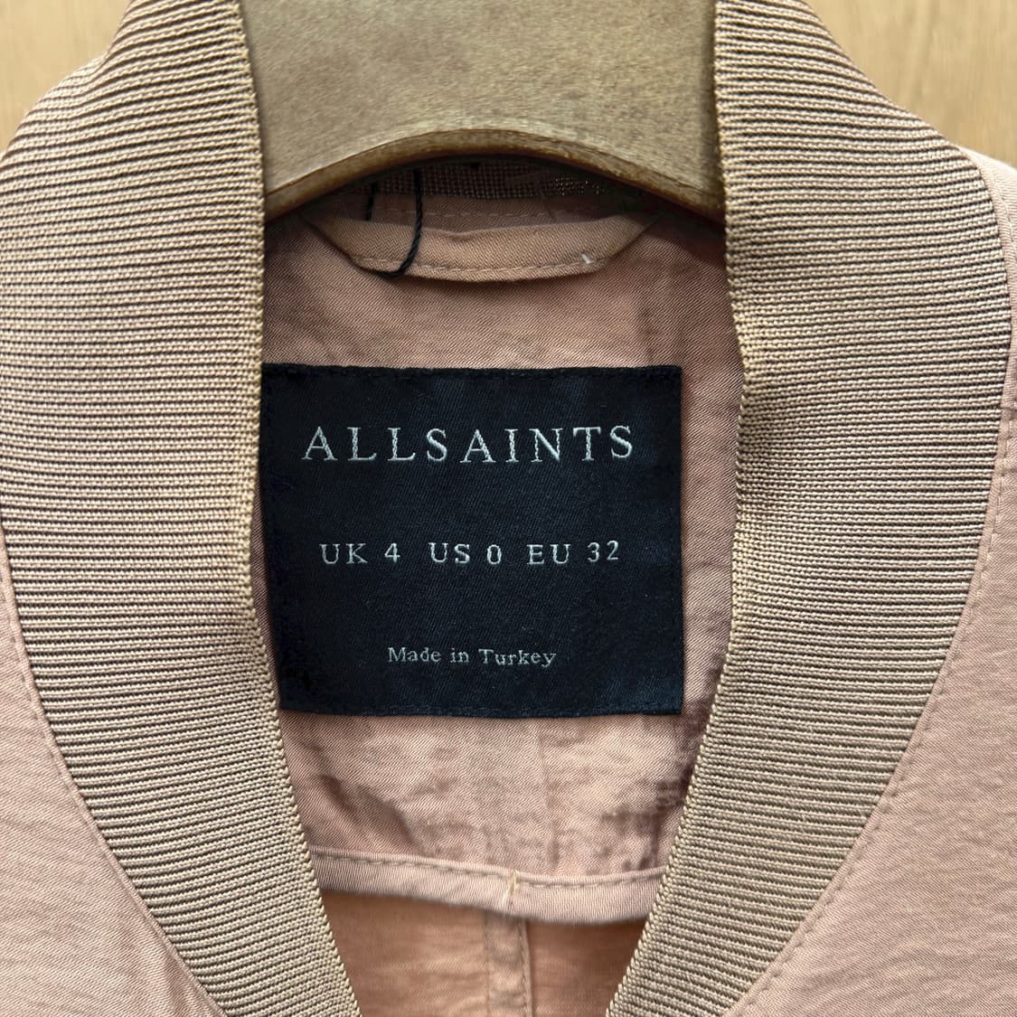 올세인츠 라이트 웨이트 롱 자켓 미니멀 드레이프 드로스트링 디테일 핑크 상품이미지6