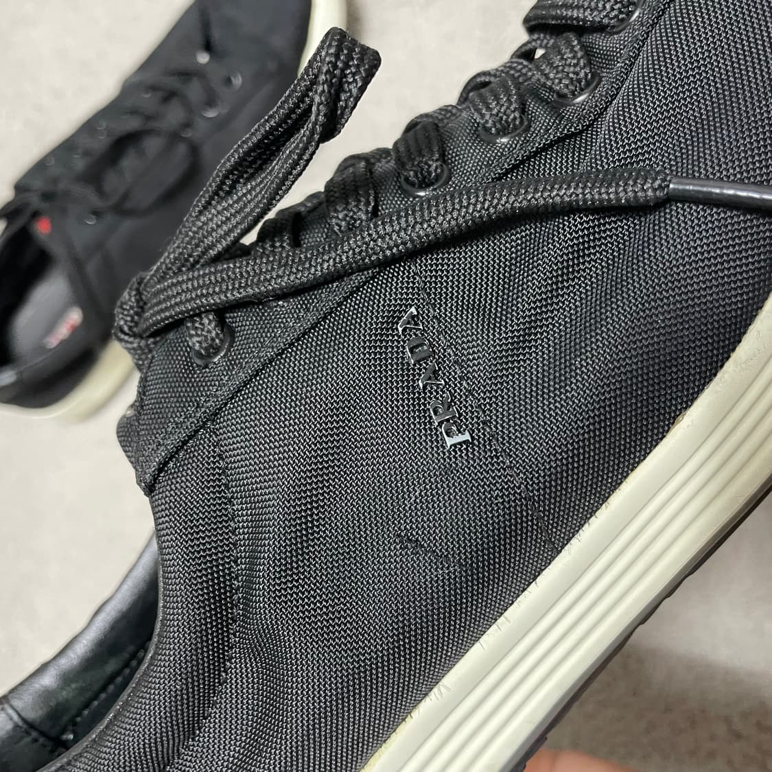 270) 프라다 스포츠 메탈 로고 스니커즈 상품이미지3