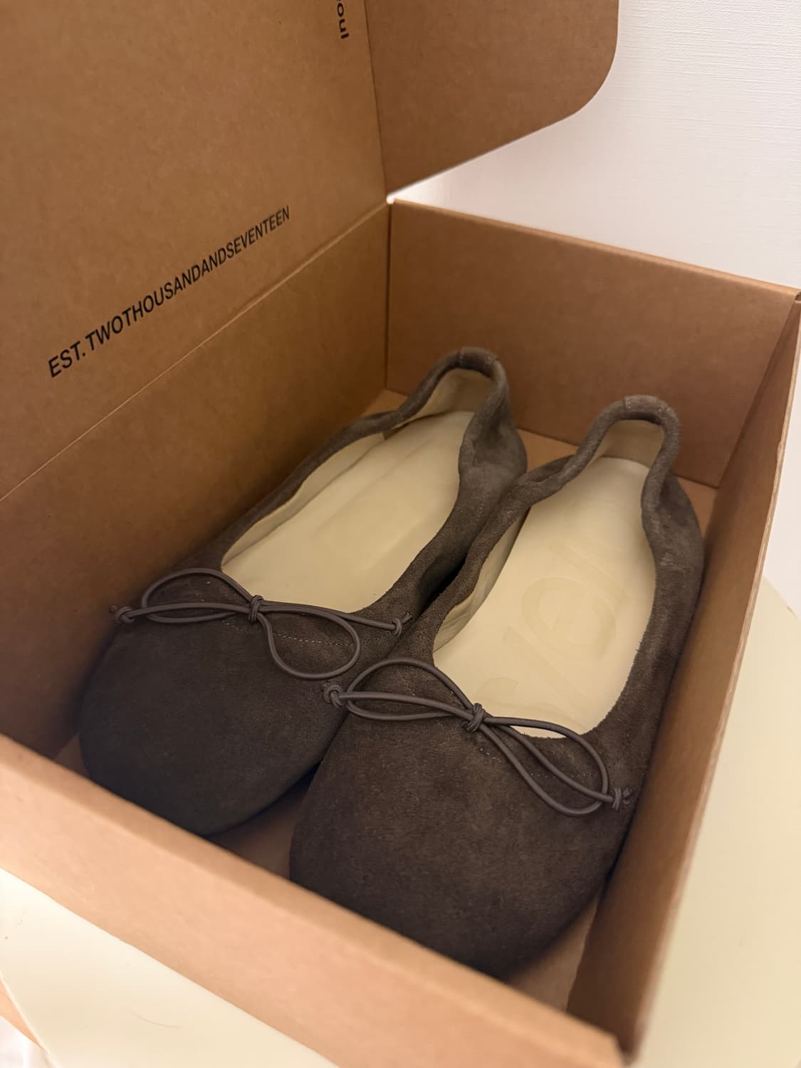 SEO BUN BALLERINA FLATS CHOCO SUEDE 상품이미지3