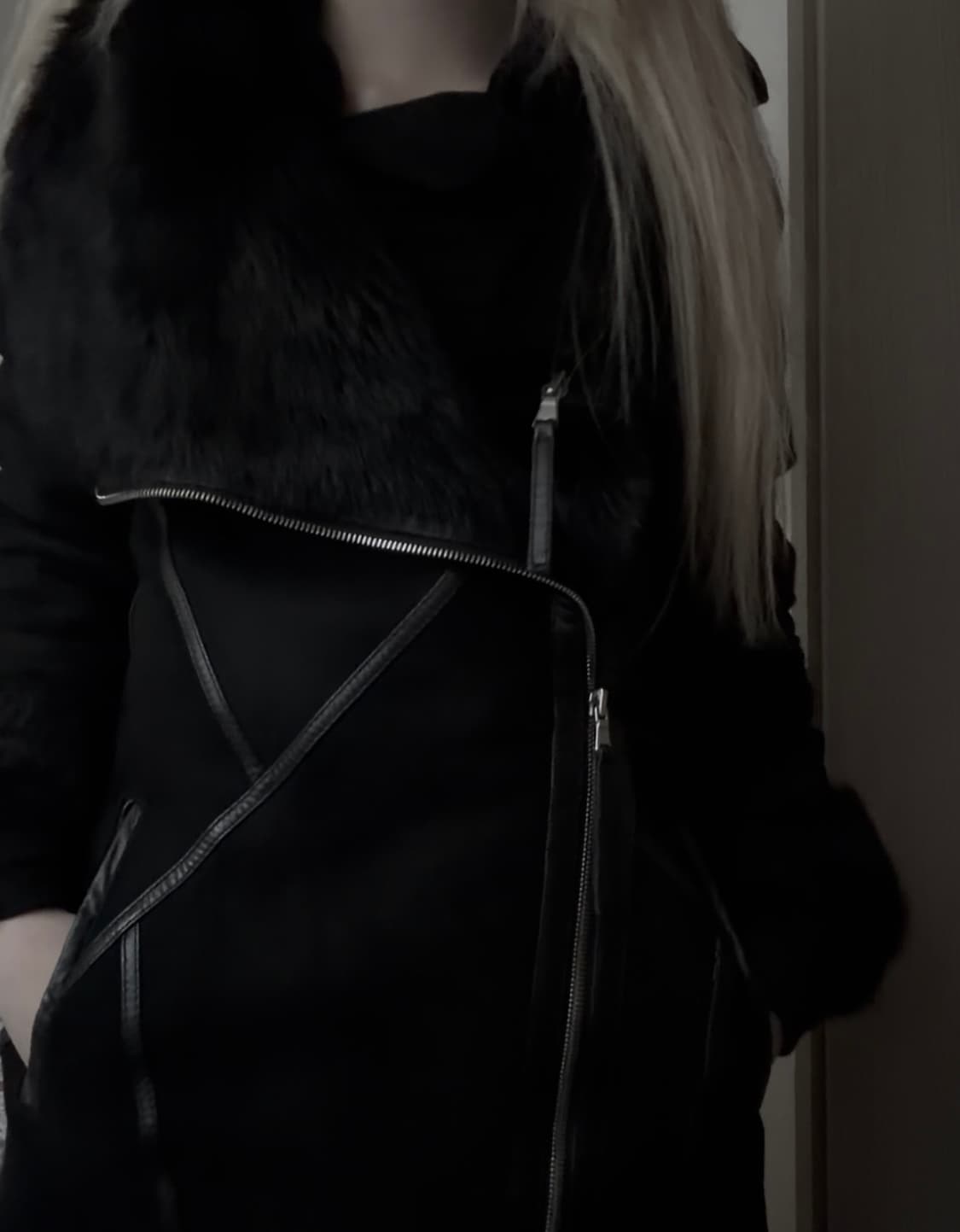 블랙 퍼 트리밍 자켓 상품이미지2