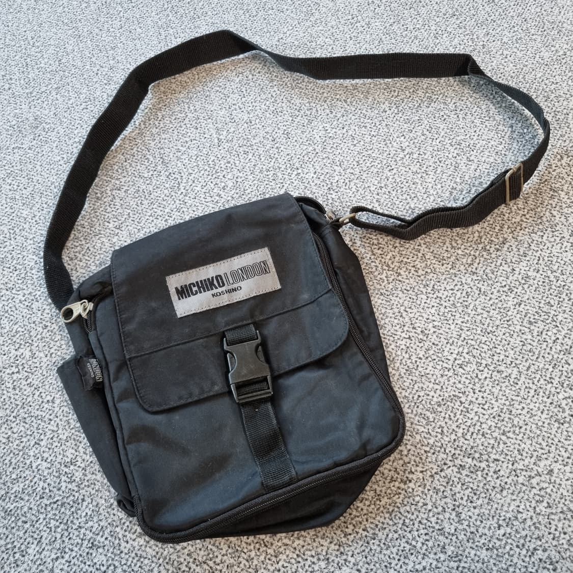 미치코 런던 크로스바디 백 상품이미지2