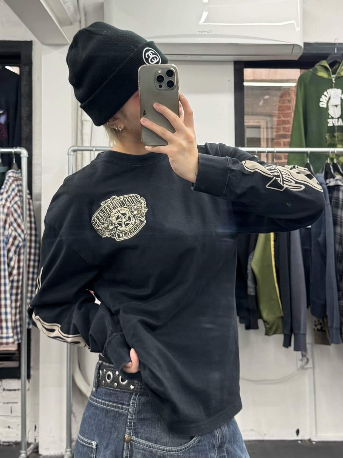 밴슨 레더 플레임 로고 롱슬리브 상품이미지3