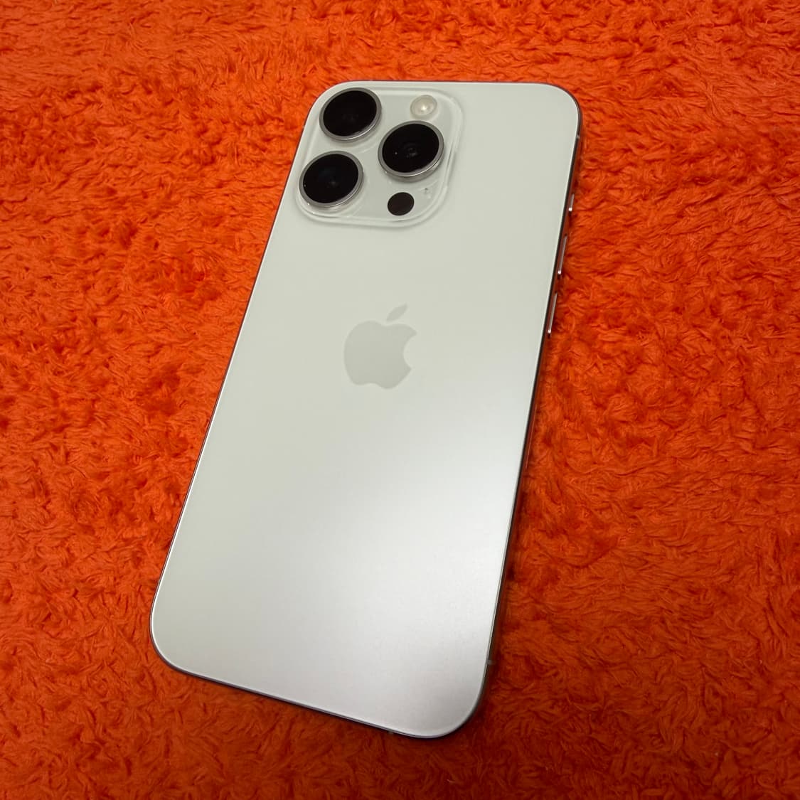 아이폰 15 Pro 화이트 256기가 상품이미지1