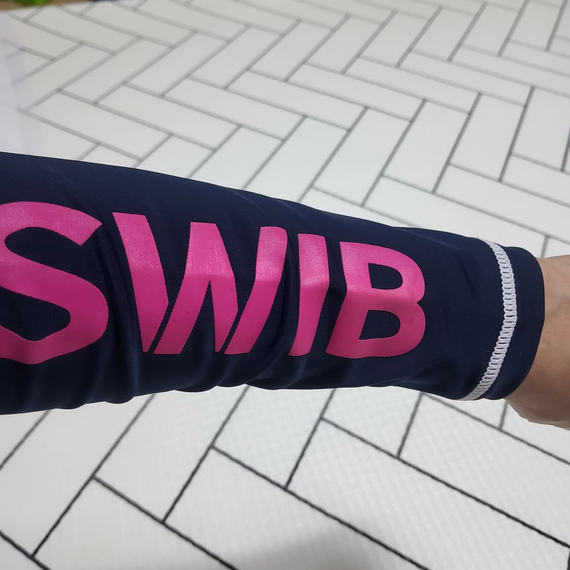 스위브 여자 래쉬가드 집업 자켓 상의 s sm 55 새상품 79800 상품이미지4