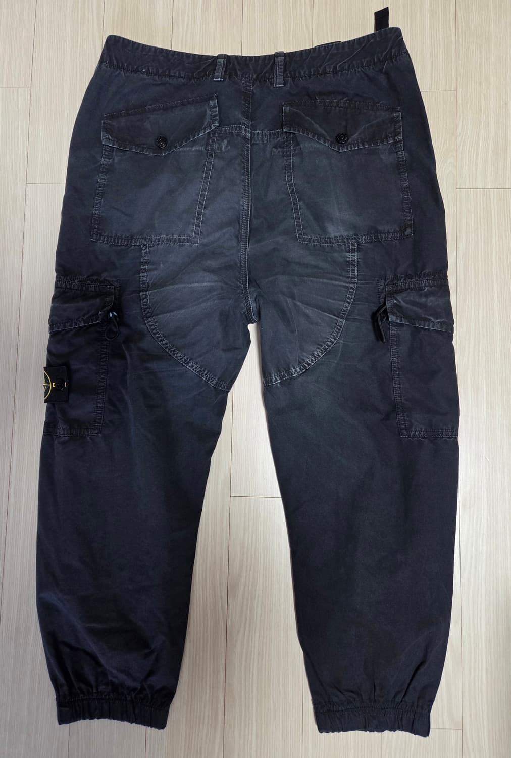 스톤아일랜드 가먼트다잉 크롭 카고 조거팬츠 상품이미지2