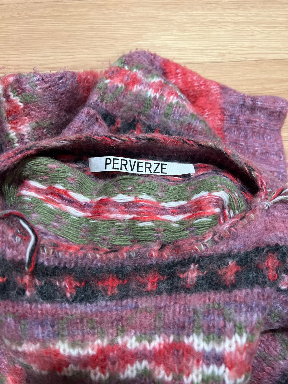 퍼버즈 크롭 니트 상품이미지4