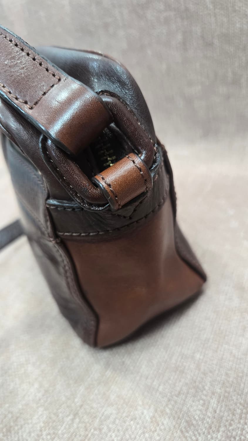 몽삭 Monsac-   앤틱스타일  가죽 미니 크로스백유니크한 디자ㅣ인 상품이미지2