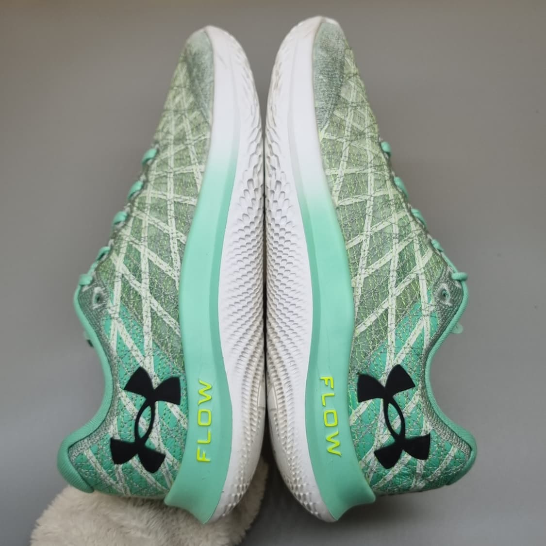 언더아머 플로우 벨로시티 윈드2 255 상품이미지5