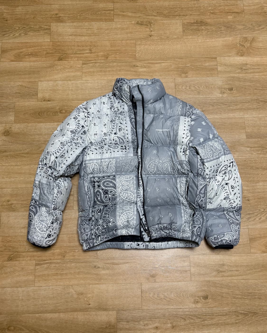 Thisisneverthat 반다나 패딩 m 상품이미지1