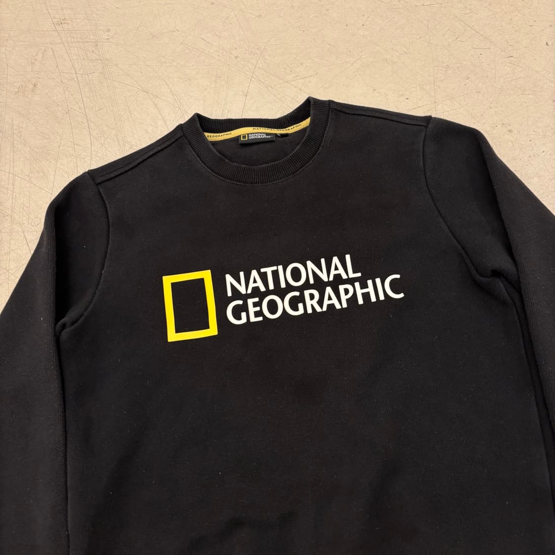 내셔널지오그래픽 빅로고 맨투맨 상품이미지2