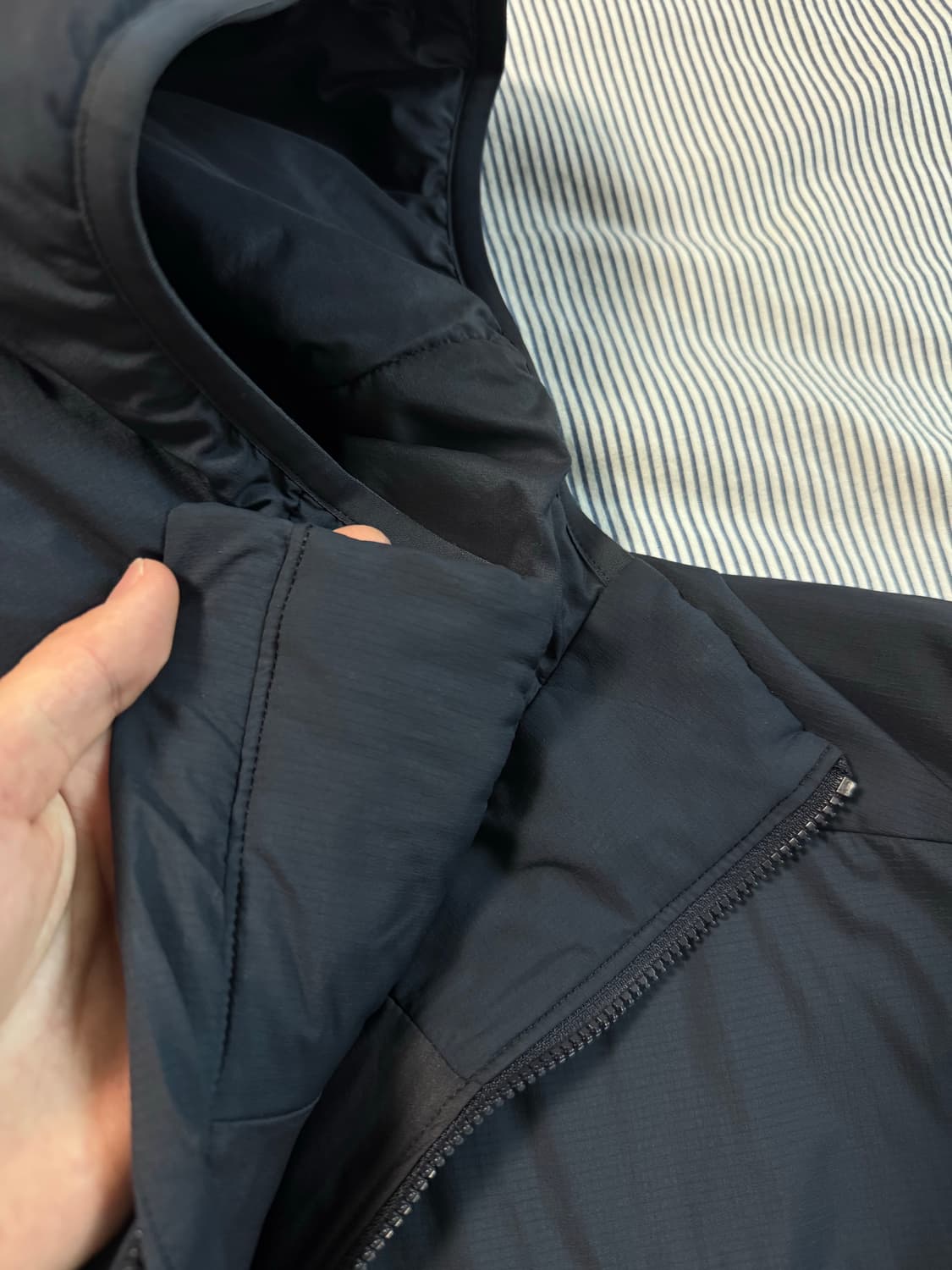 (새상품급) 아크테릭스 아톰 후디 블랙 사파이어 상품이미지7