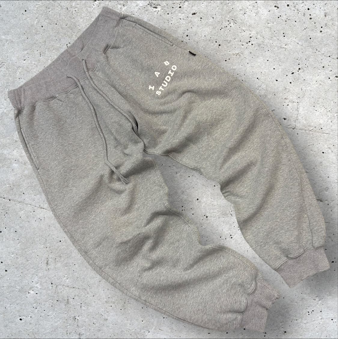 [L] IAB STUDIO 스튜디오 조거 트레이닝 팬츠 그레이 C103 상품이미지1
