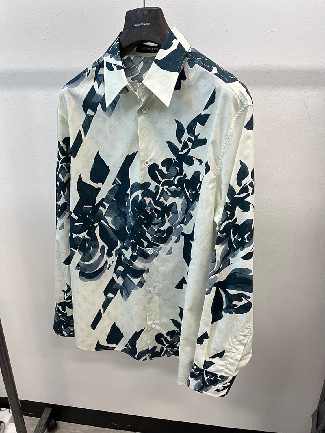 105) 루이비통 24ss 모너그램 플라워 셔츠  상품이미지1