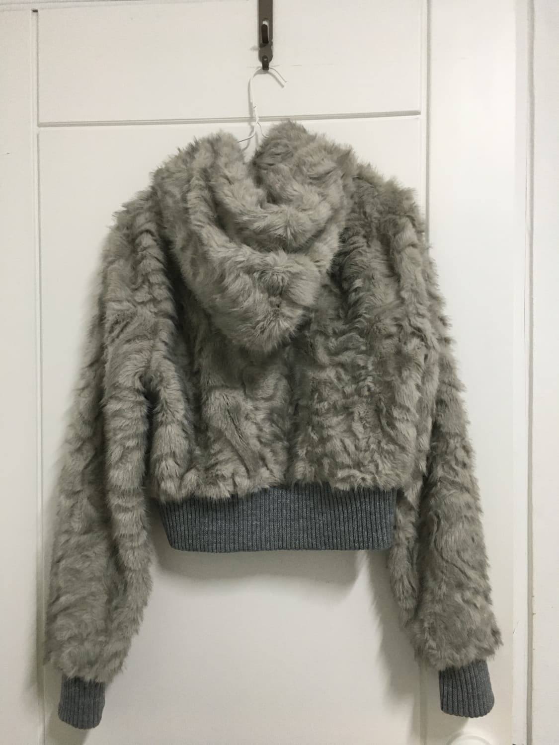 뉴얼린 버니 크롭 퍼 후드점퍼 상품이미지3