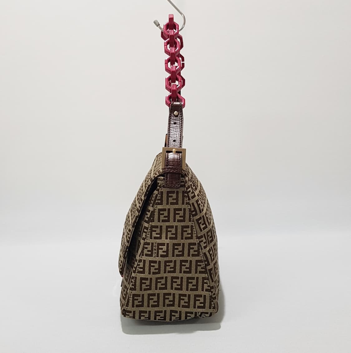 펜디 주카 FF 로고 핑크체인 맘마백 바게트백 상품이미지3