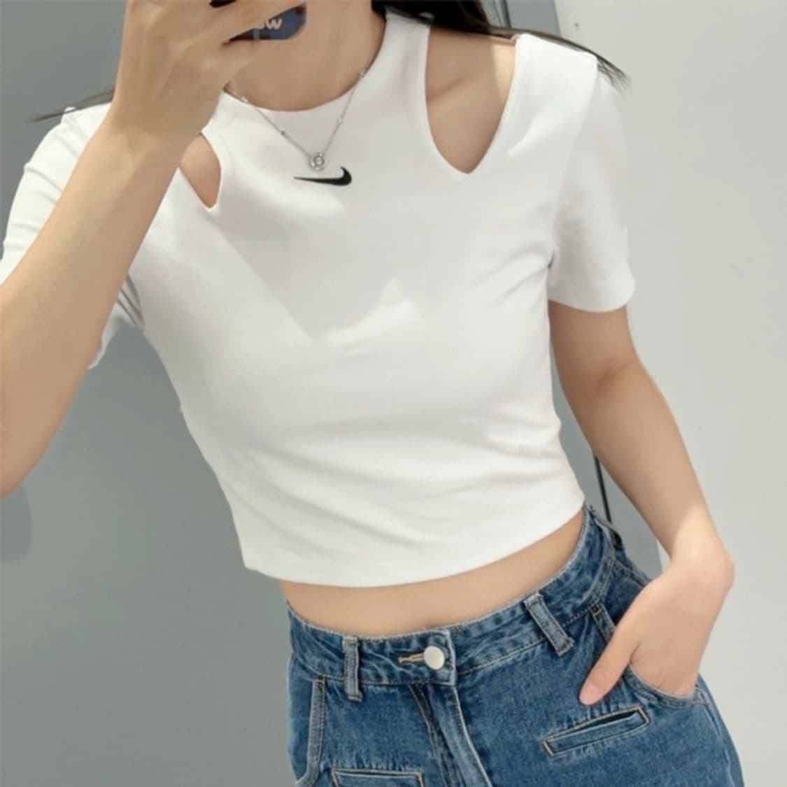 나이키 우먼스 스포츠웨어 에센셜 크롭 반팔 티셔츠 화이트 상품이미지1