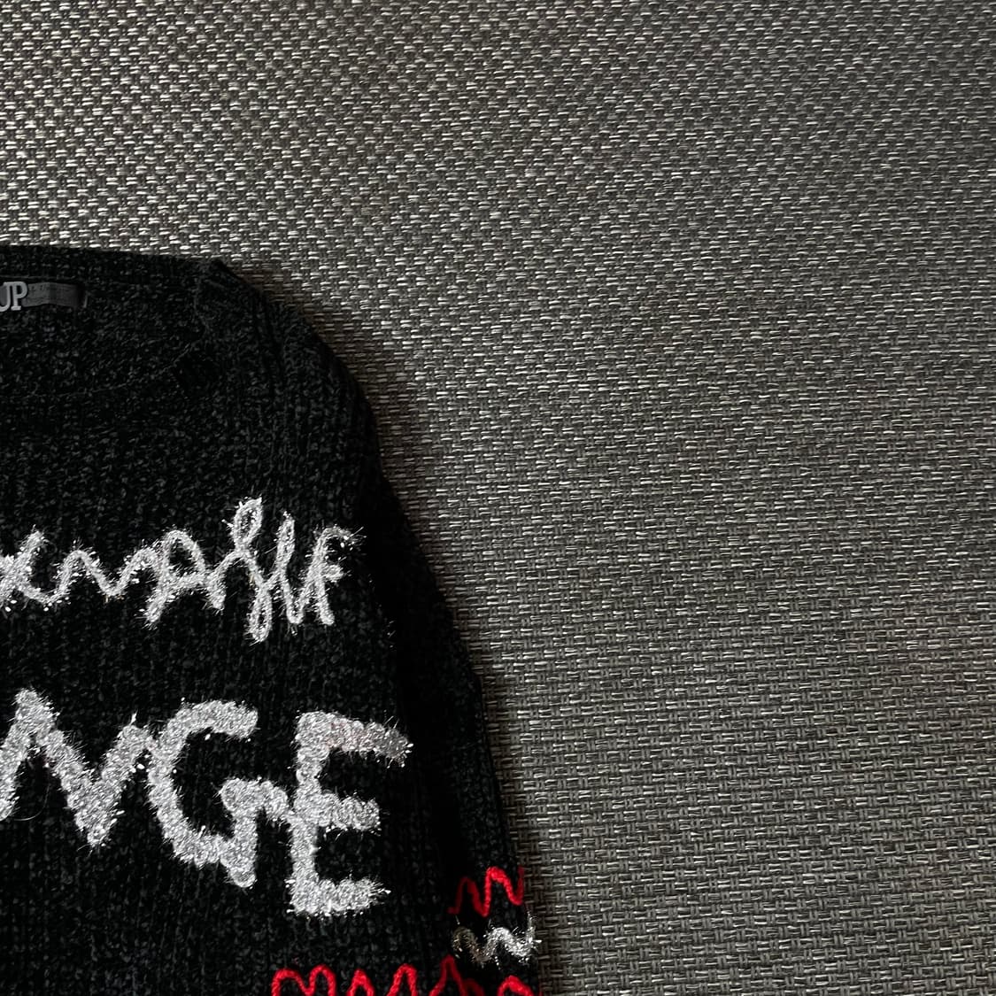  빈티지 블랙 레드 실버글리터 포인트 긴팔 니트  상품이미지3