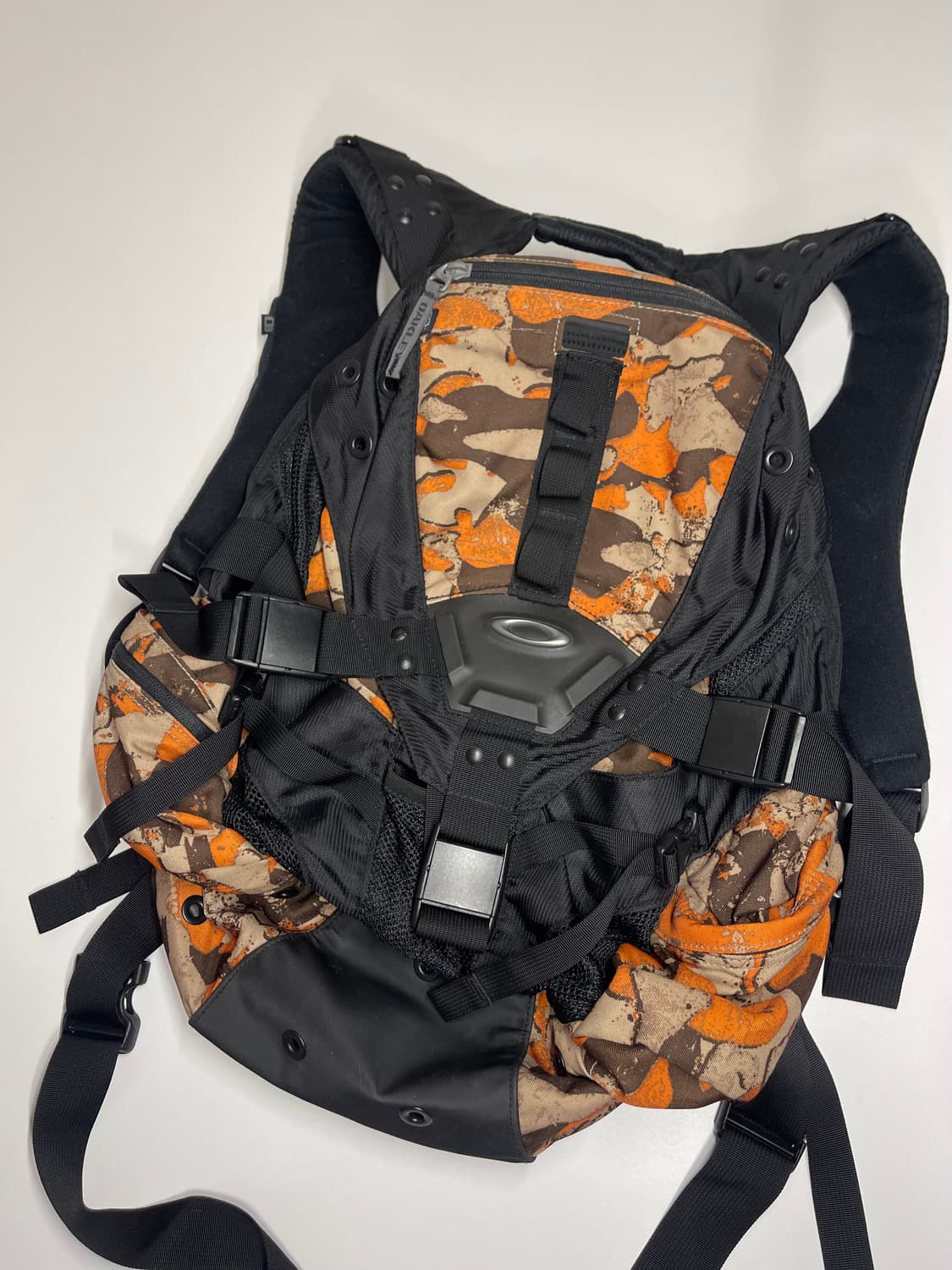 오클리 아이콘 카모 백팩 상품이미지3