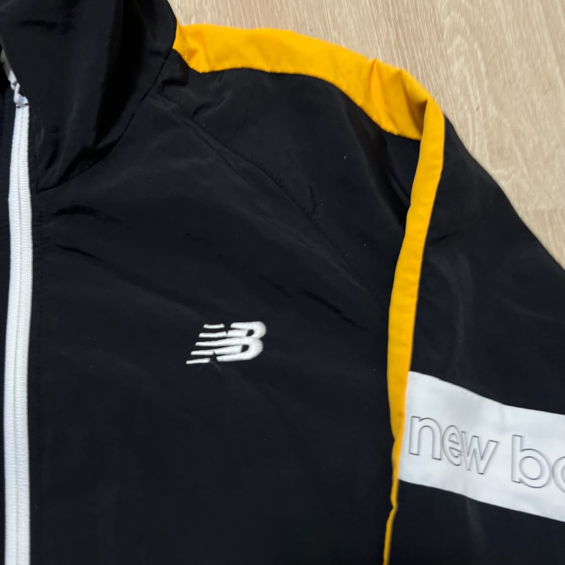 뉴발란스 로고 바람막이 자켓 M/95  상품이미지3