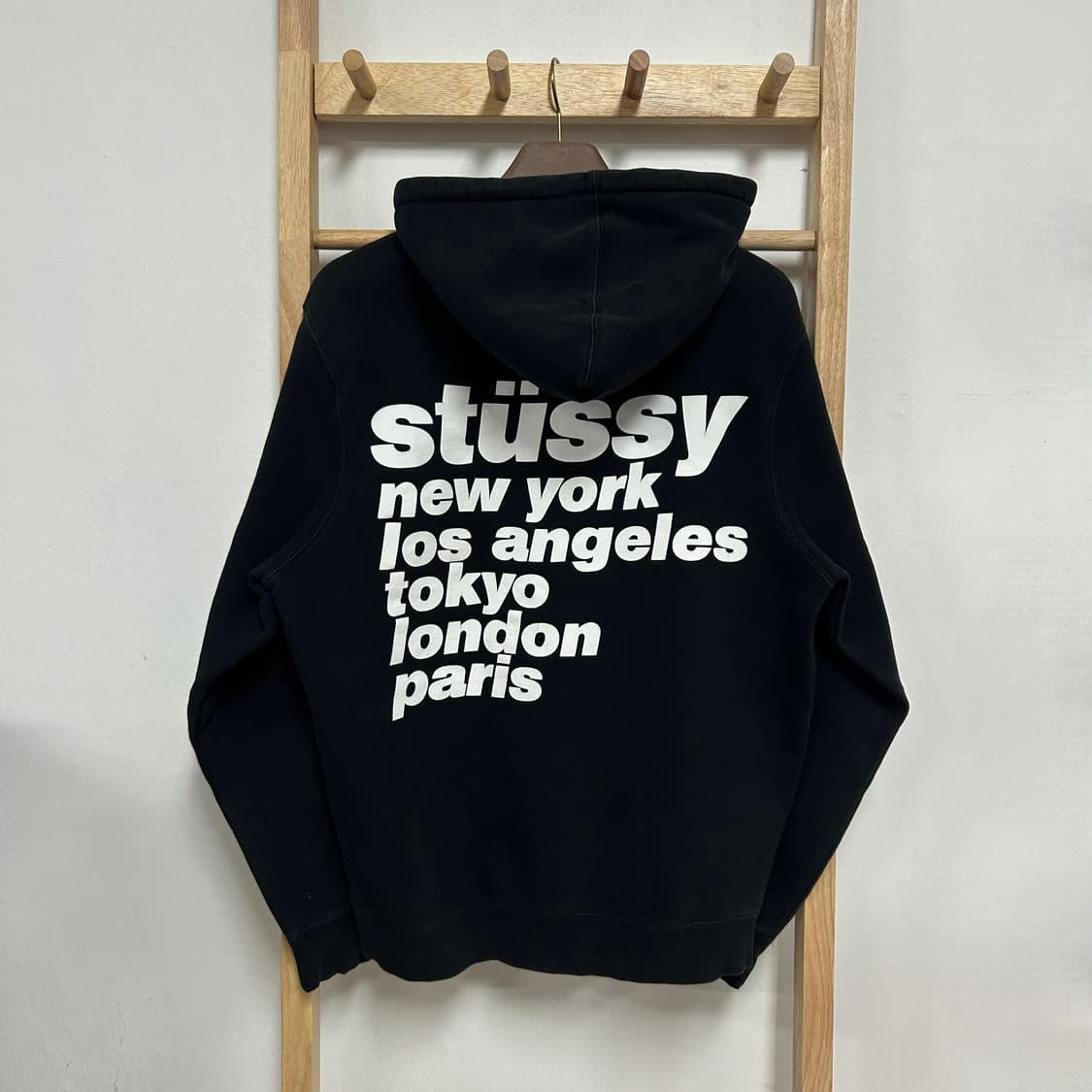 스투시 이탈릭 빅로고 후드티 블랙 상품이미지4
