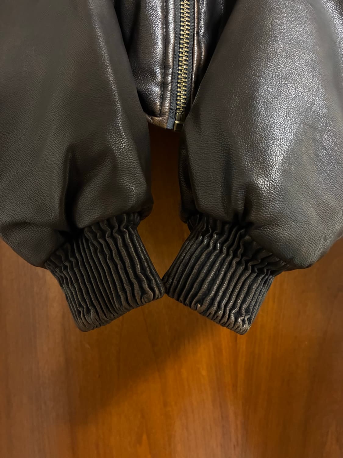 ALPHA BOMBER JACKET FAUX LEATHER 상품이미지5