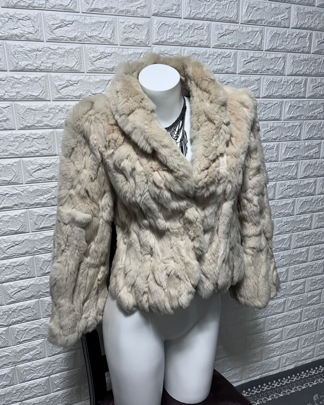 시슬리 래빗&고트 화이트 퍼 자켓 상품이미지1