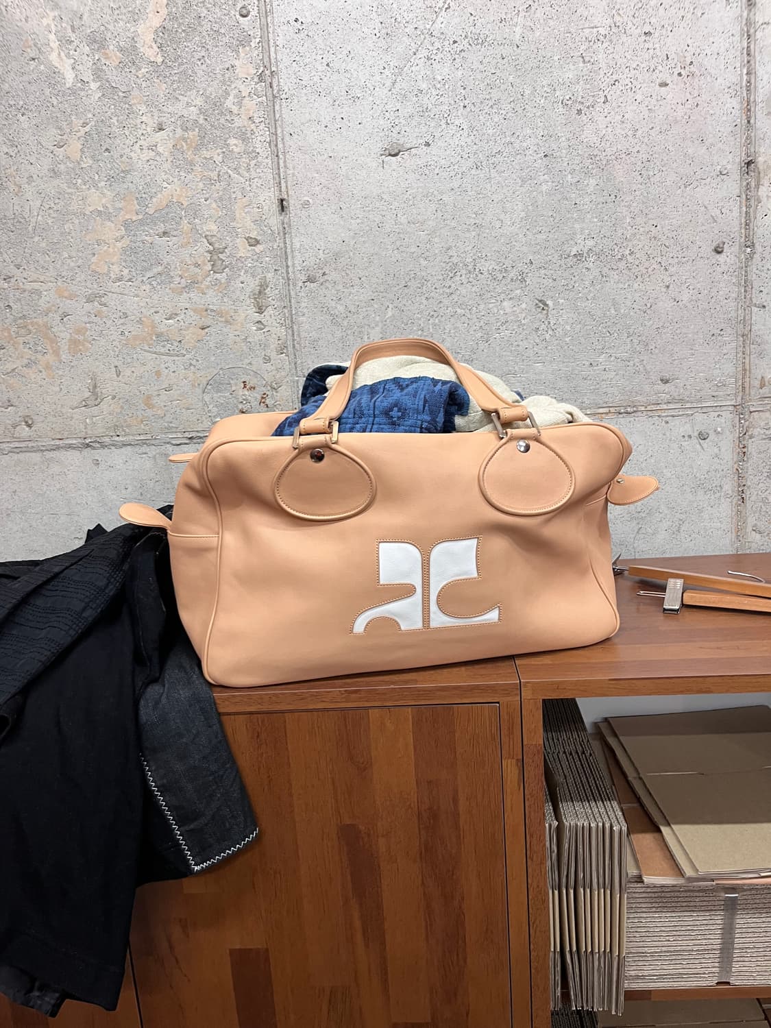 Courreges 꾸레쥬 소가죽 보스턴백  상품이미지2