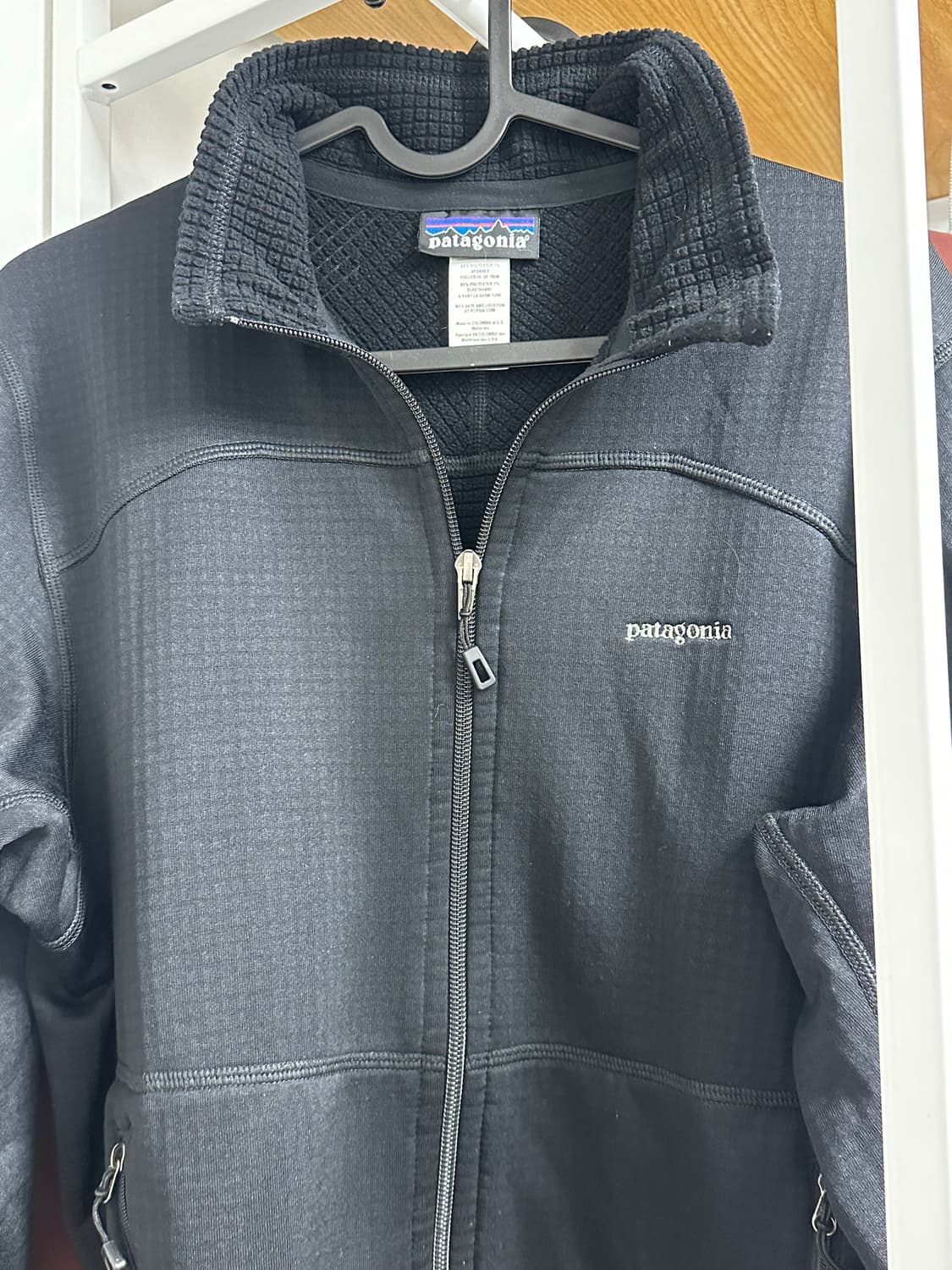 파타고니아 R1 자켓 블랙  상품이미지2