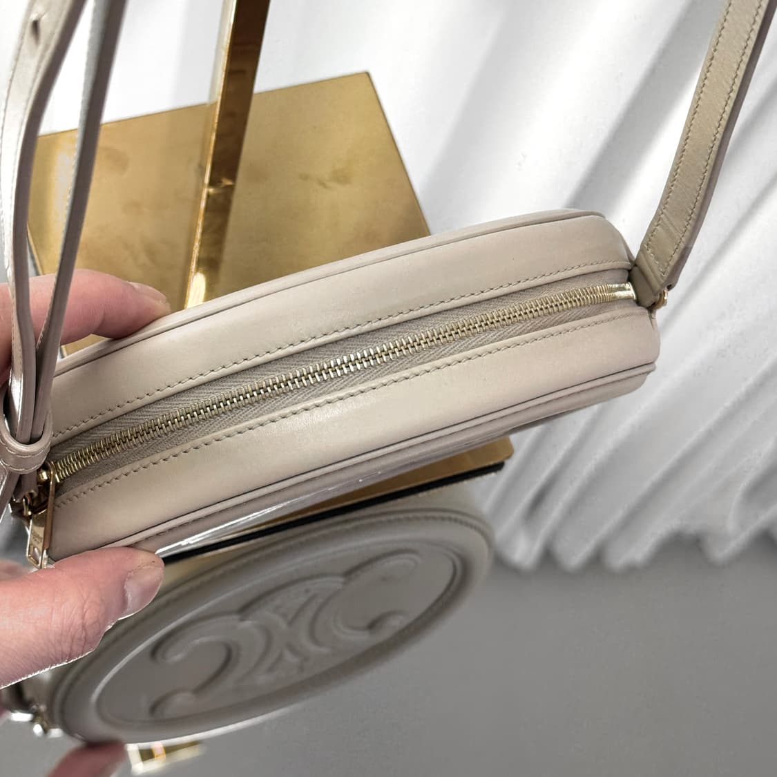 셀린느 오벌펄스 라이스 크로스백   상품이미지8