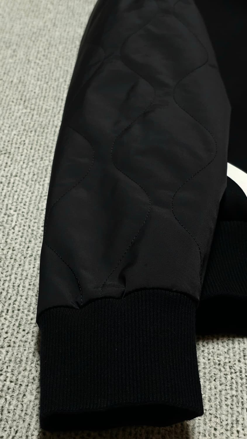 [M사이즈] 새상품급 발렌티노 VLTN 로고 봄버 자켓 상품이미지3