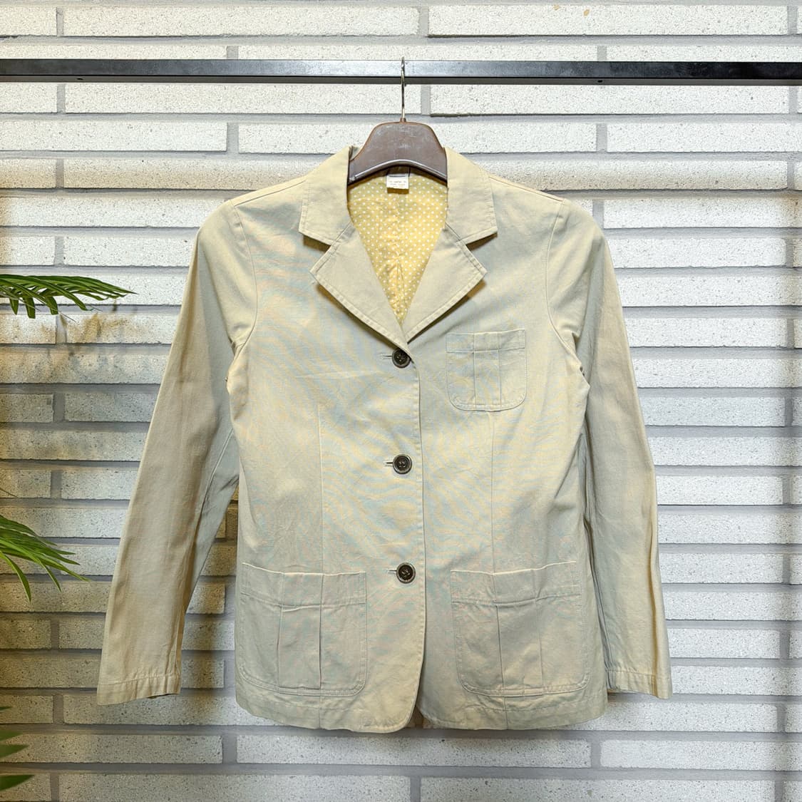 테일러드 코튼 워크자켓 3버튼 패치포켓 디테일 미색 상품이미지2