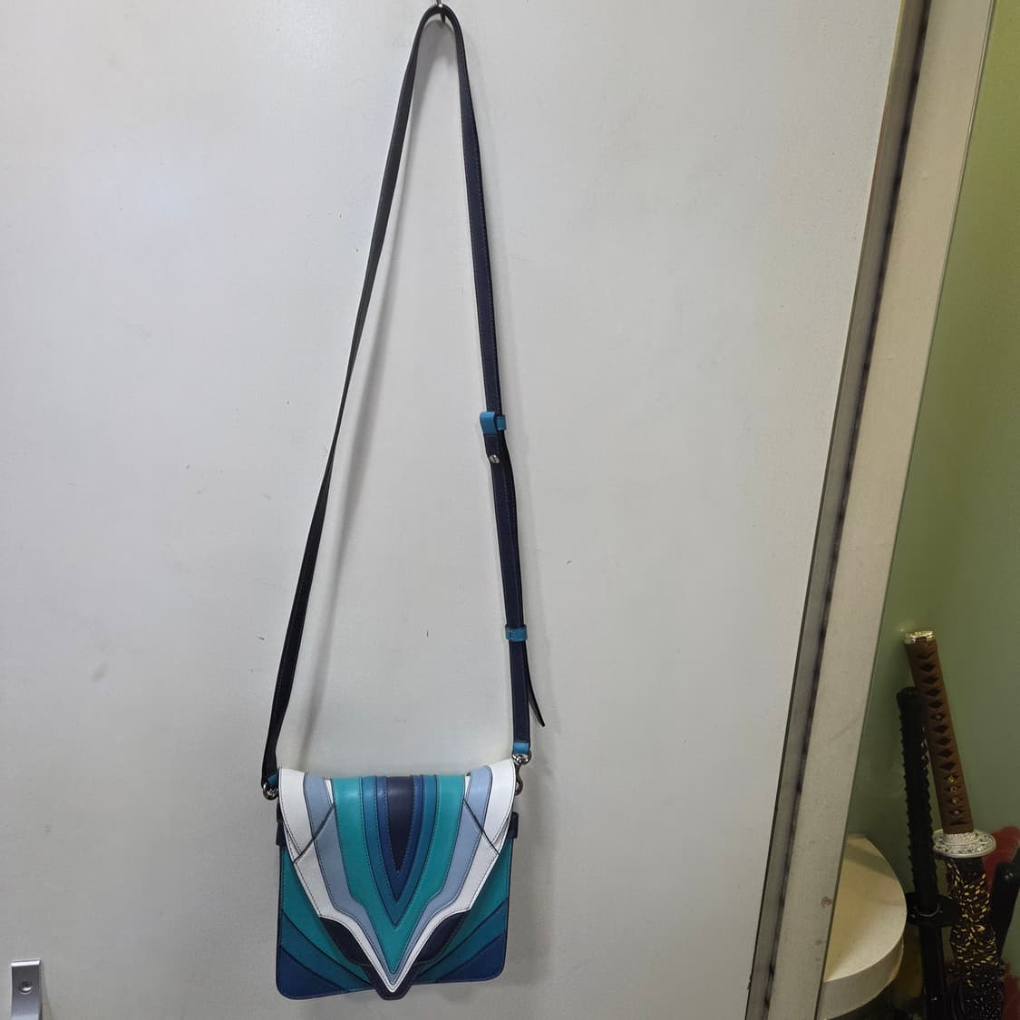 엘레나 기셀리니 크로스백 상품이미지1