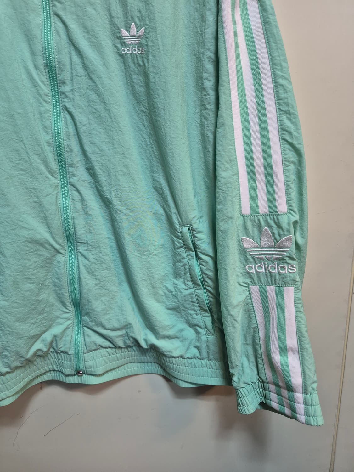아디다스 민트 바람막이 상품이미지4