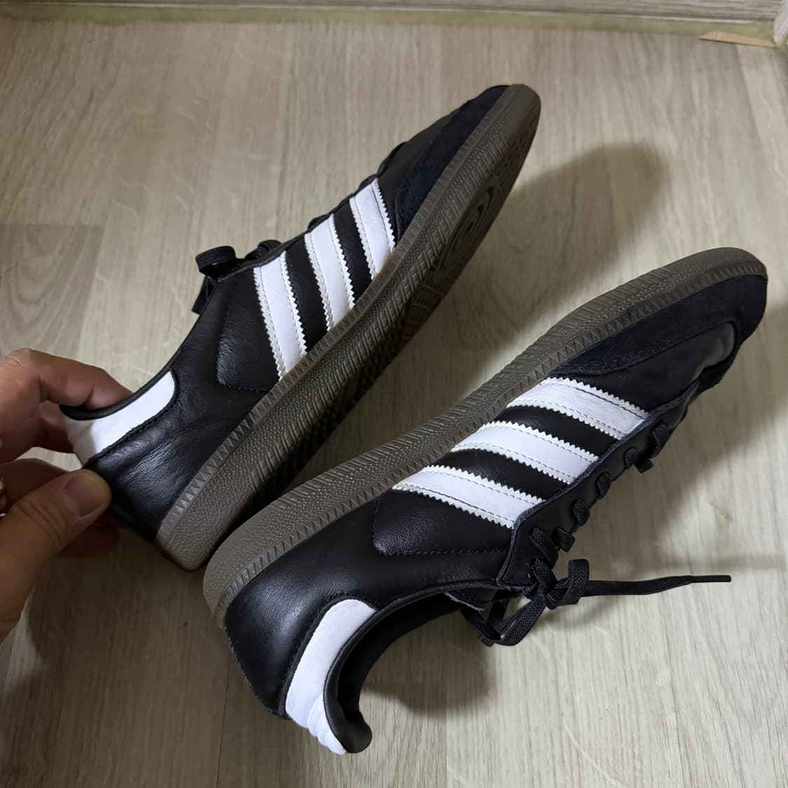 아디다스 삼바 OG  블랙&화이트 B75807 (245-250) 상품이미지3