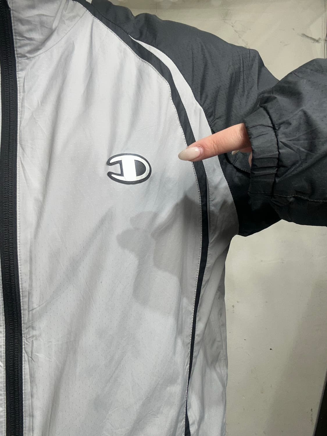 챔피온 재팬 그레이 블랙 올드스쿨 배색 오버핏 바람막이 트랙 자켓 L  상품이미지4