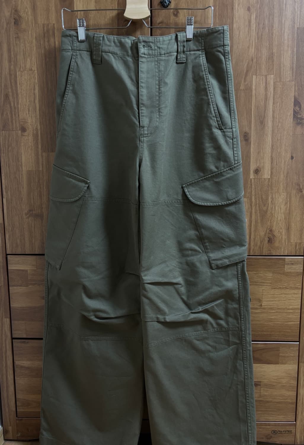 아크네 스튜디오 라벨패치 카고팬츠 상품이미지3