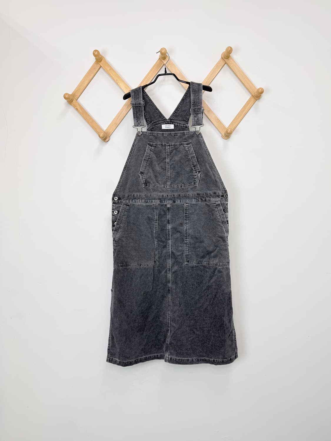 스튜디오톰보이 코듀로이 멜빵원피스 24년도 상품이미지1