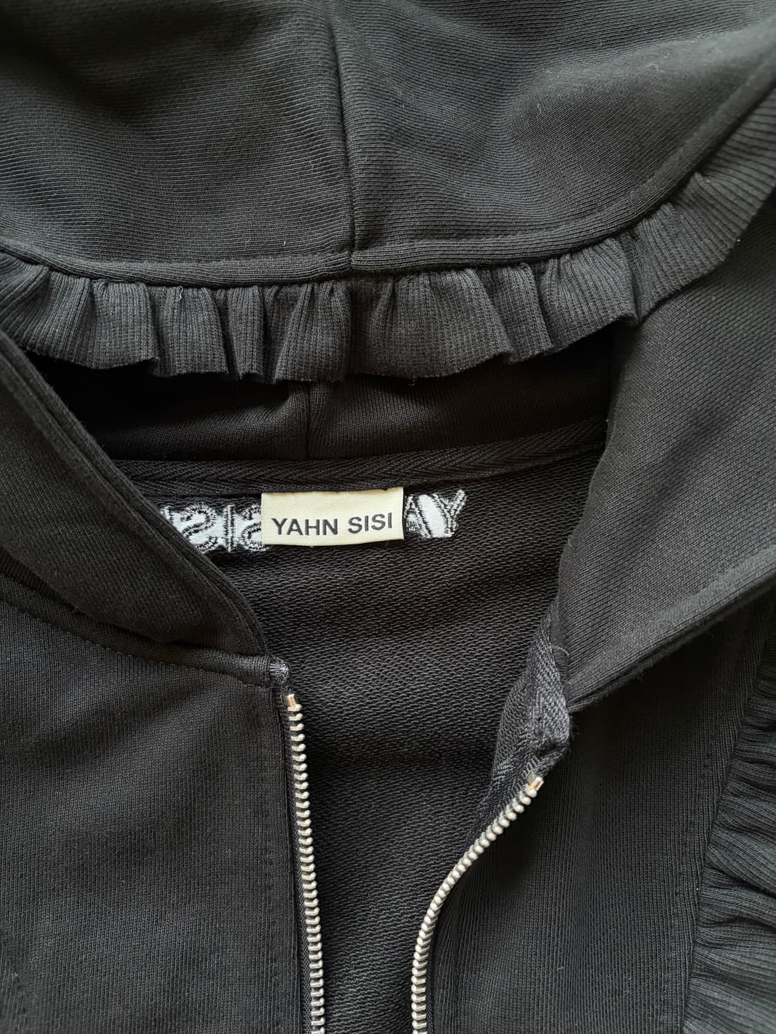 YAHN SISI 얀시시 프릴 후드 집업 세트 블랙 상품이미지7