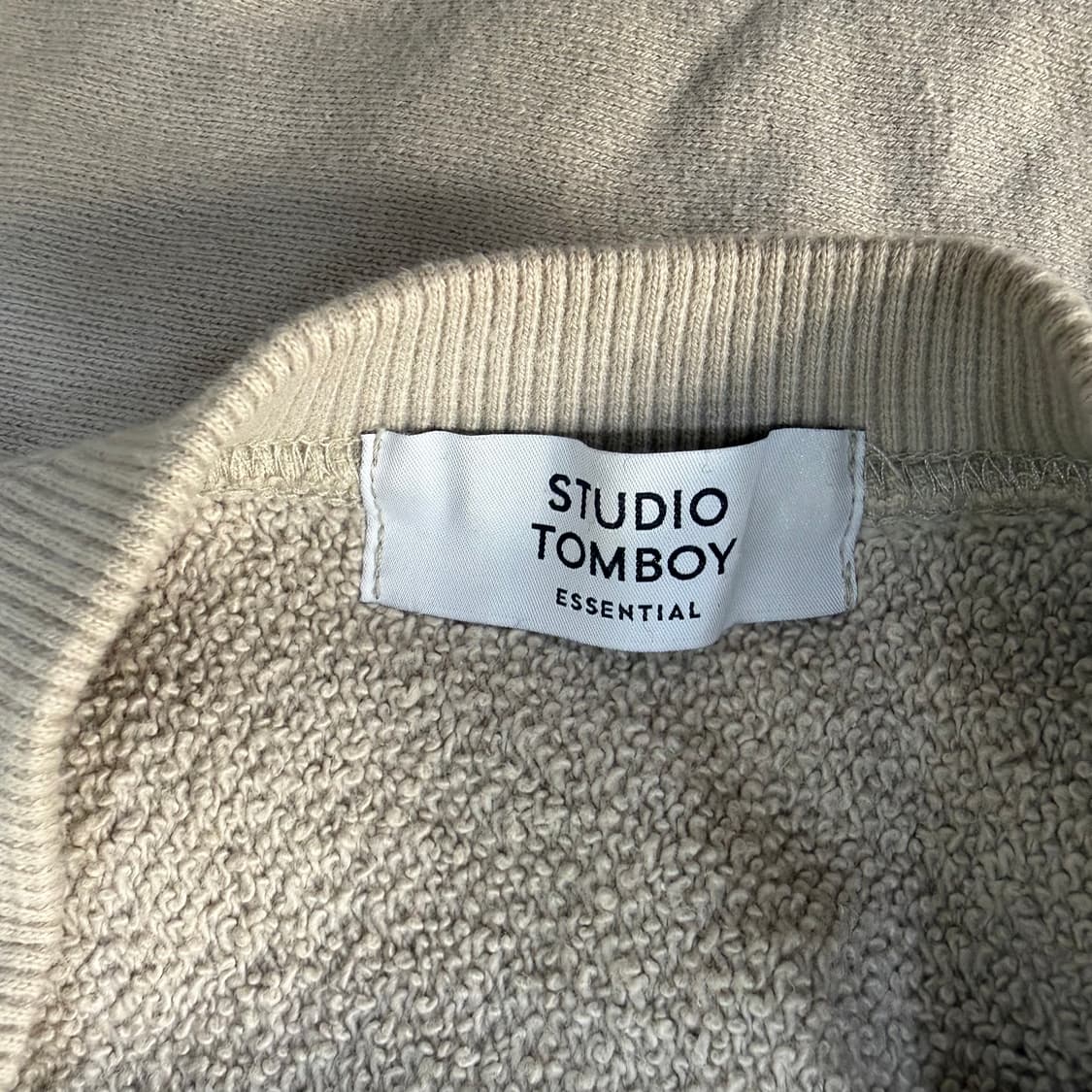 F 스튜디오 톰보이 사선 절개 맨투맨 0121T1 상품이미지3