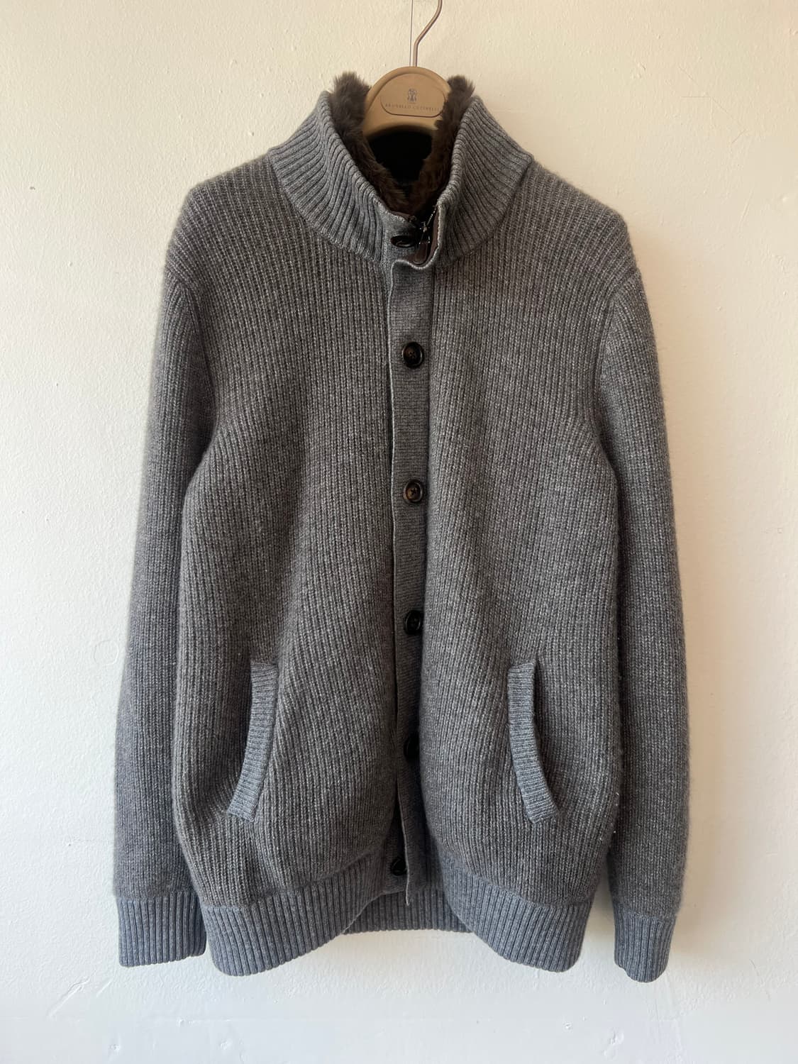 갤럭시 남성 그레이 캐시미어100 니트점퍼 모피트리밍점퍼 상품이미지2