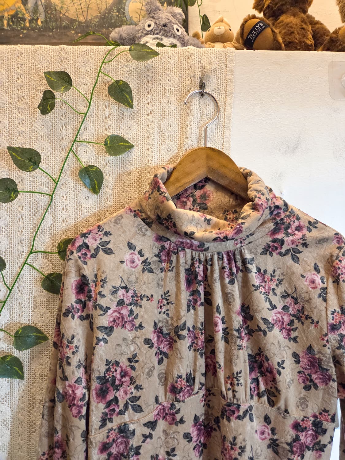 플라워 벨벳 목폴라 슬리브 상품이미지2