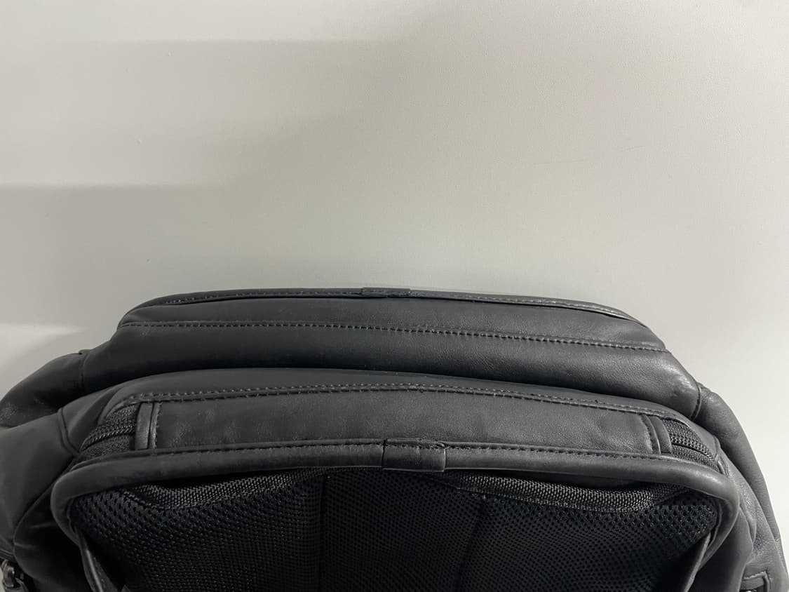 투미 알파3 티패스 가죽 백팩 블랙 상품이미지5