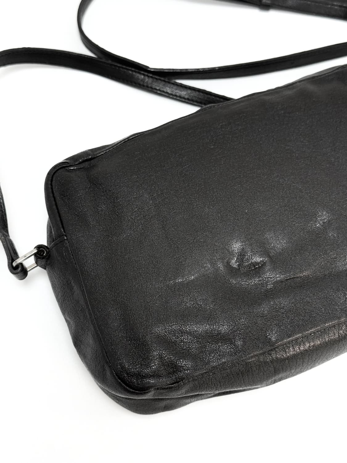 Saint Laurent Leather Crossbody Bag 상품이미지5