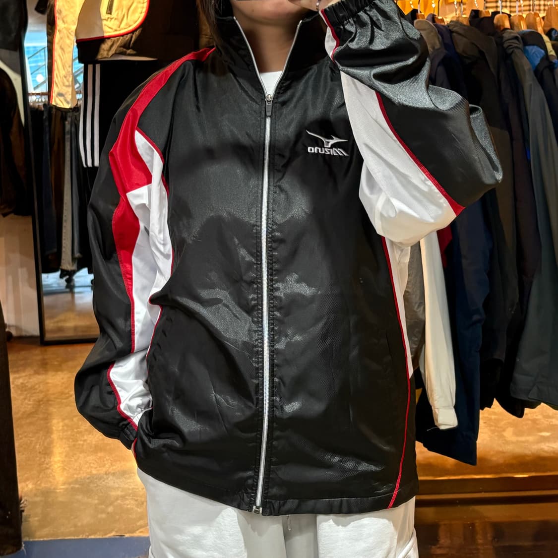 미즈노 배색 차콜 바람막이 상품이미지1