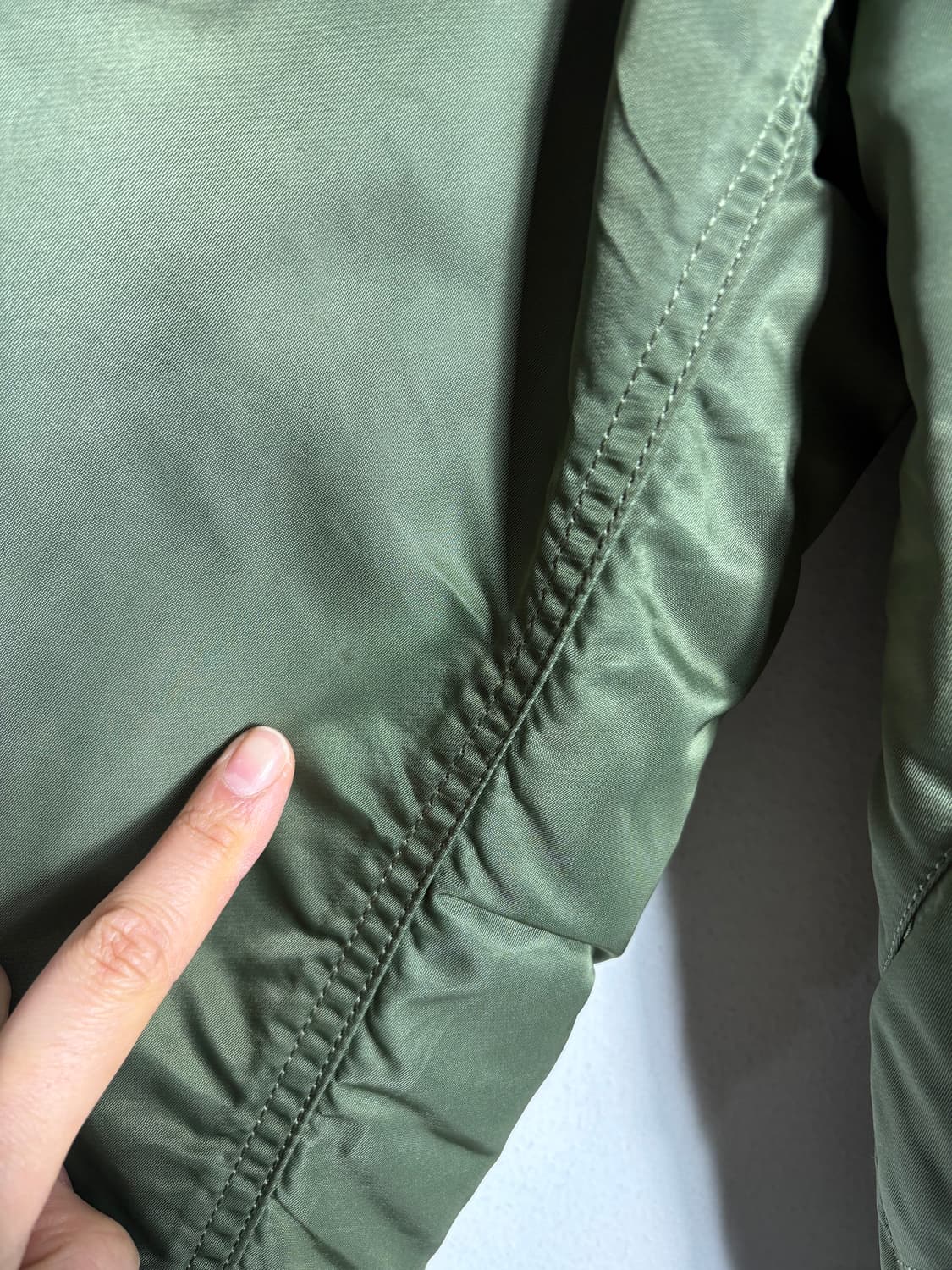 알파 인더스트리 ma-1 항공점퍼 카키 상품이미지6