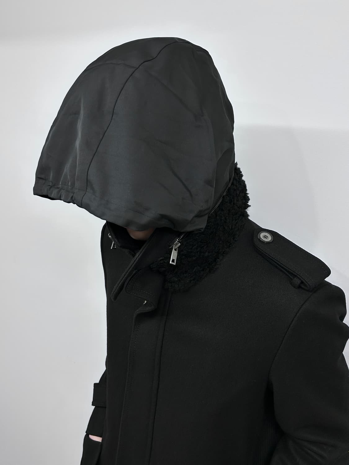 솔리드 옴므 히든 후디 하이넥 울 코트 상품이미지3