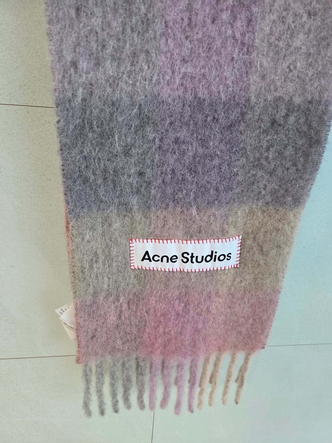아크네스튜디오 모헤어 체크 머플러 아크네머플러 1회착용 판매(정품) 상품이미지2