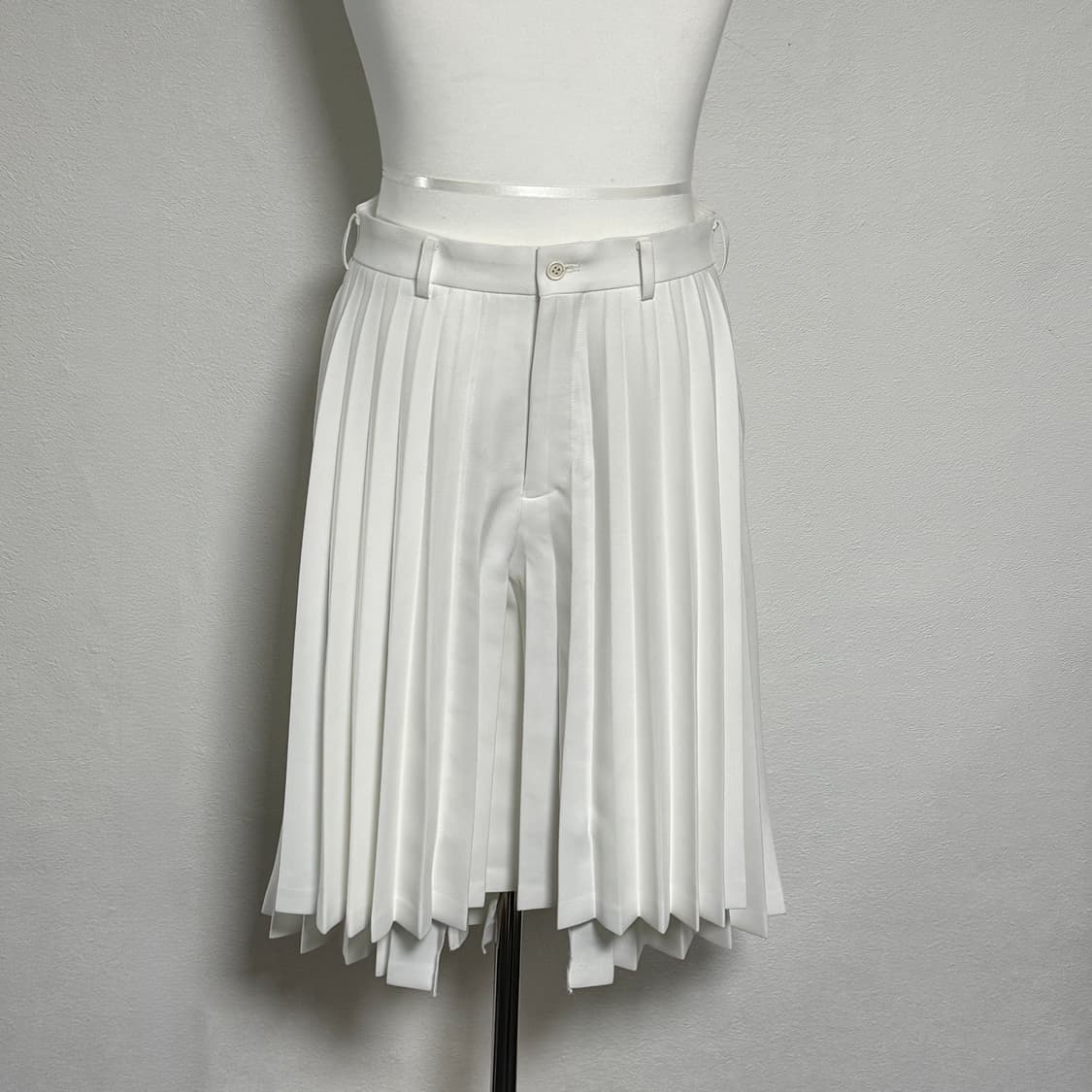 24aw 꼼데가르송 옴므플러스 플리츠 레이어드 숏팬츠m 상품이미지5